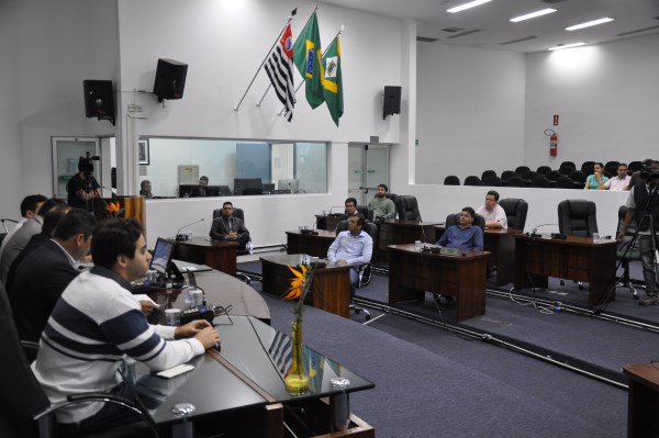 Projetos do Executivo tratam de cargos da Prefeitura