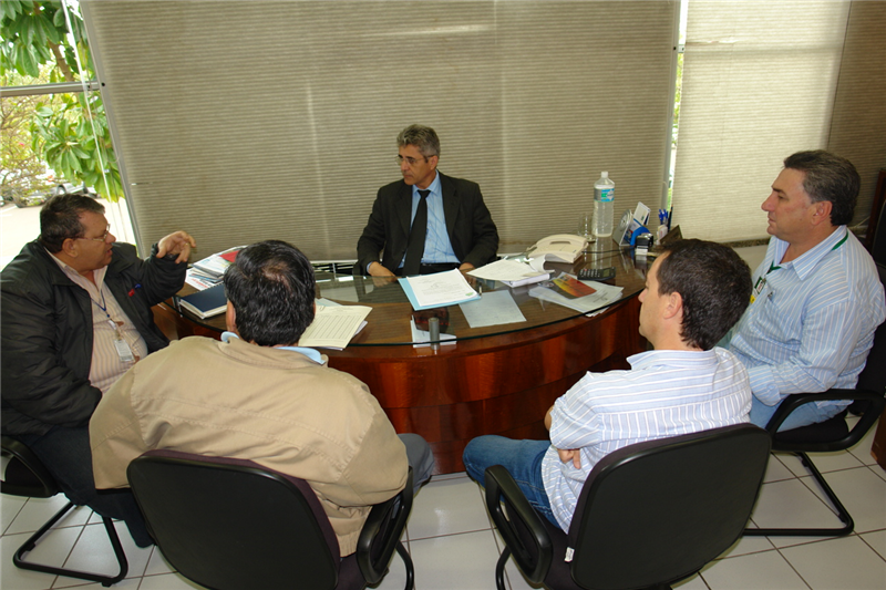 Reunião discute ampliação de linha