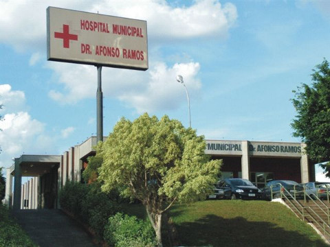 Hospital Dr. Afonso Ramos recebe visita do presidente Fabiano Pinguim.