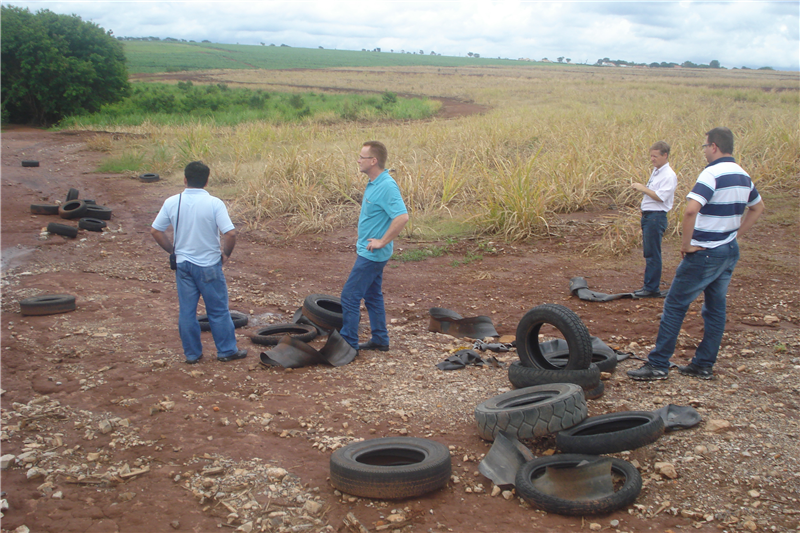 Joi localizou área de descarte irregular de pneus na zona rural do município