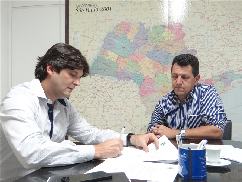 Kadu em reunião com o deputado André do Prado.