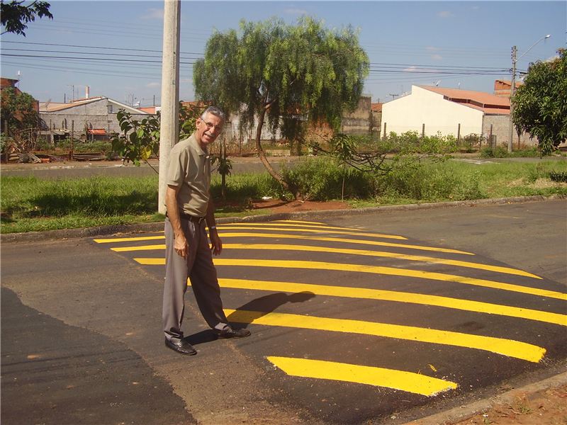 Carlão visitou avenida da Amizade, para observar trabalho da Prefeitura