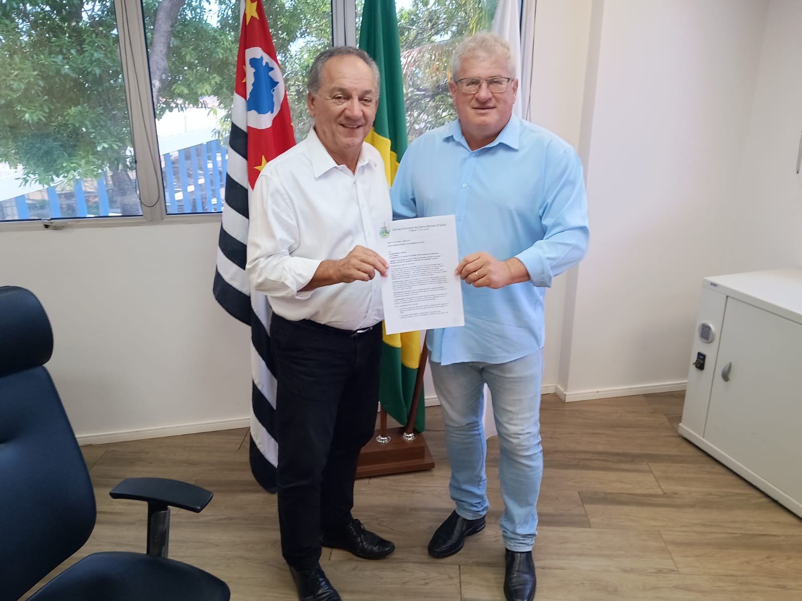 Vereador entrega ofício ao Parlamento da RMC e pede apoio para ampliar habitação popular em Santa Bárbara