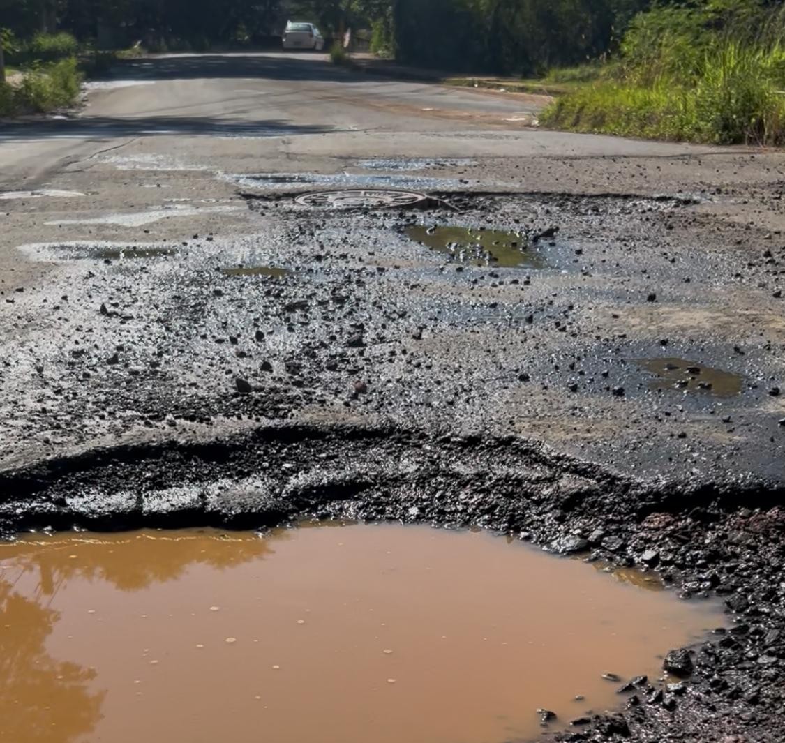 Vereador cobra Prefeitura por tapa-buracos e falta de recapeamento no município