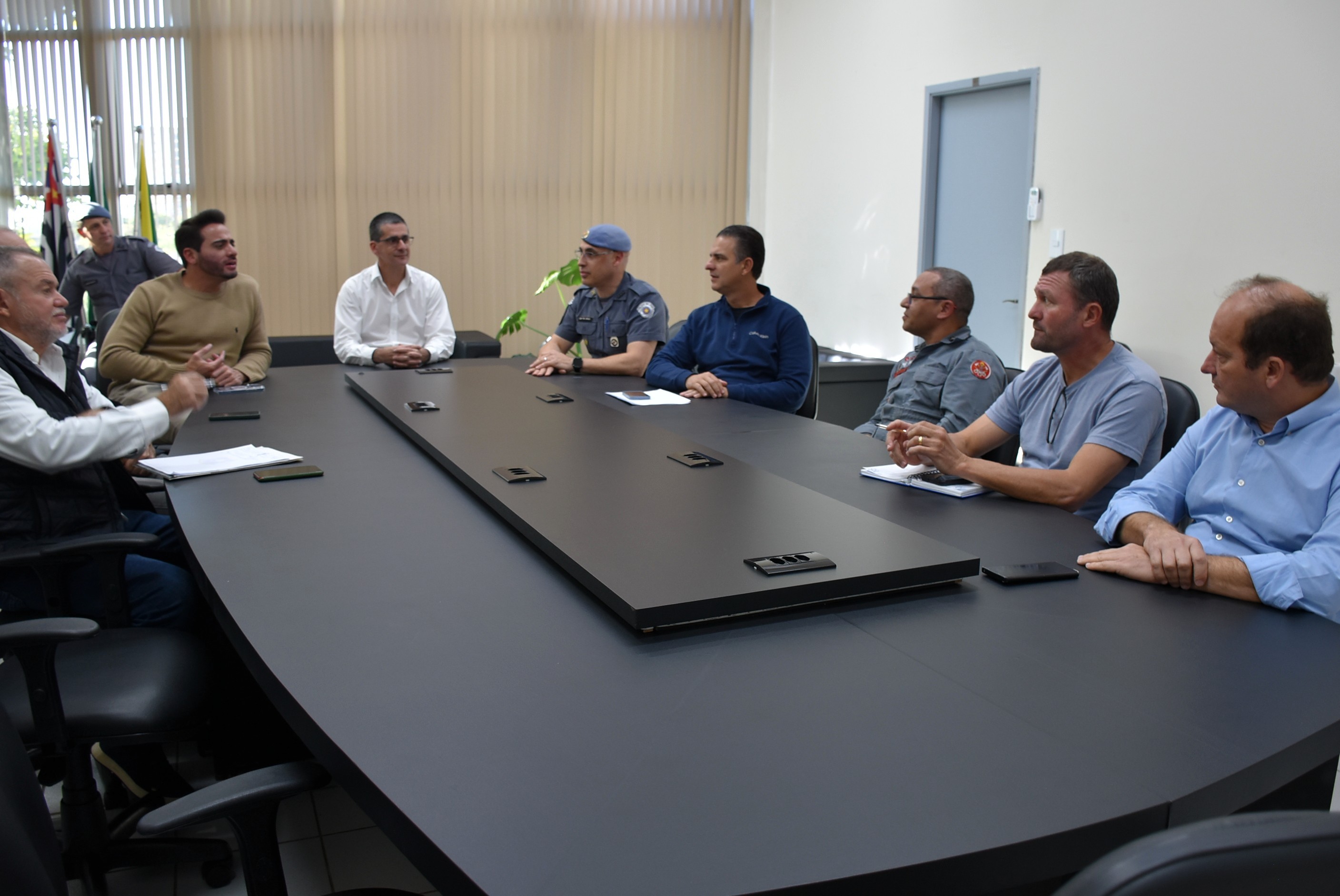 Reunião discute criação de Centro de Operações Integradas para reforçar segurança em Santa Bárbara d'Oeste