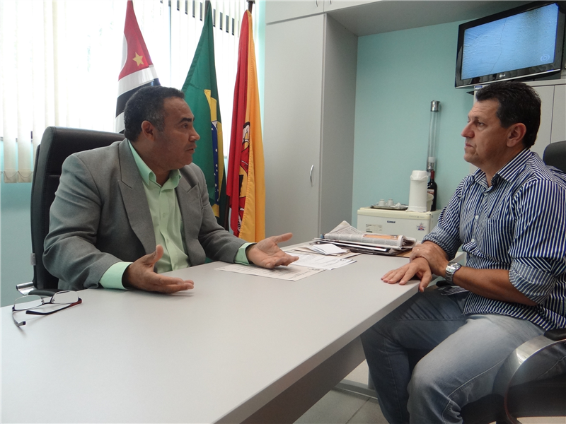 Kadu em reunião com o vereador Claúdio, de Sorocaba.