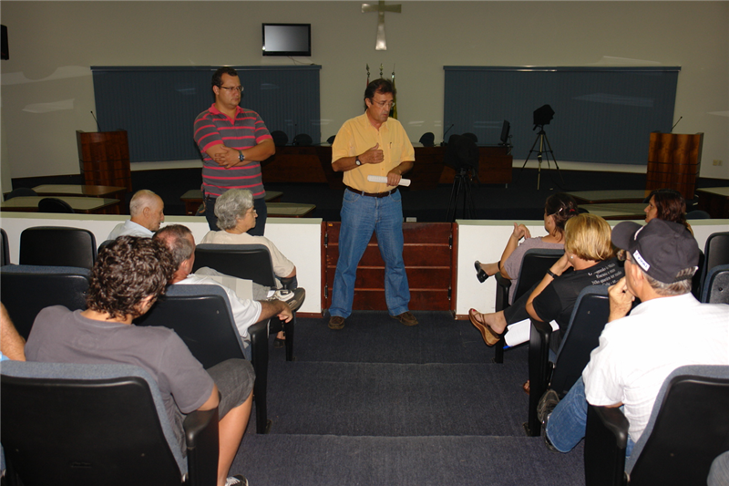 Reunião discute problema nos hidrômetros