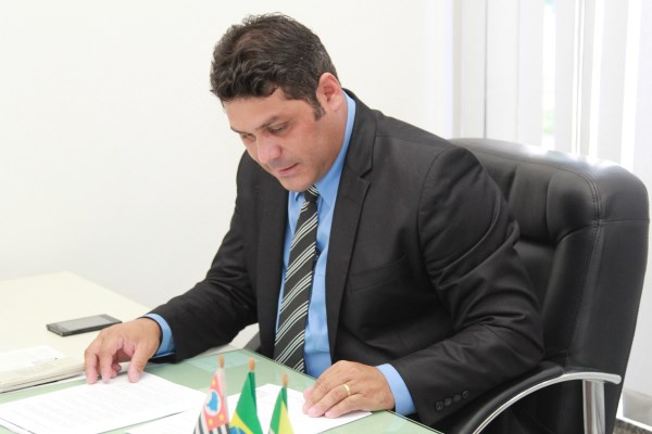 Bebeto fez diversas emendas, no valor total de R$ 2,28 mi