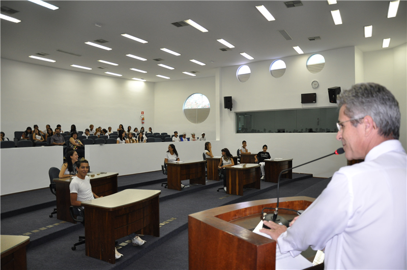Anízio acompanhou reunião simulada e conversou com estudantes