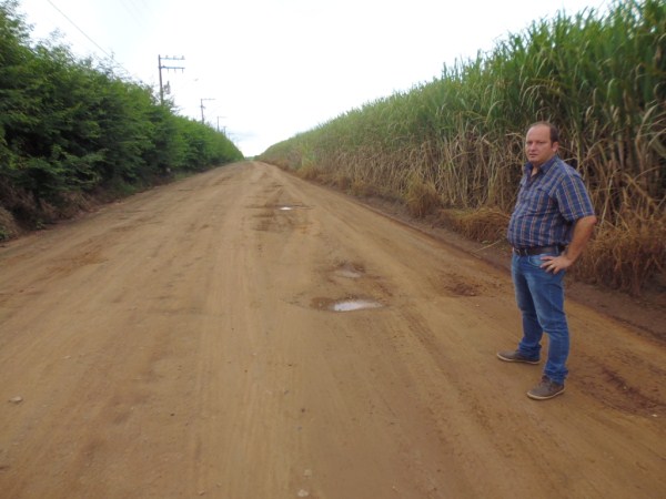 Juca pede recuperação de estrada de acesso ao bairro rural