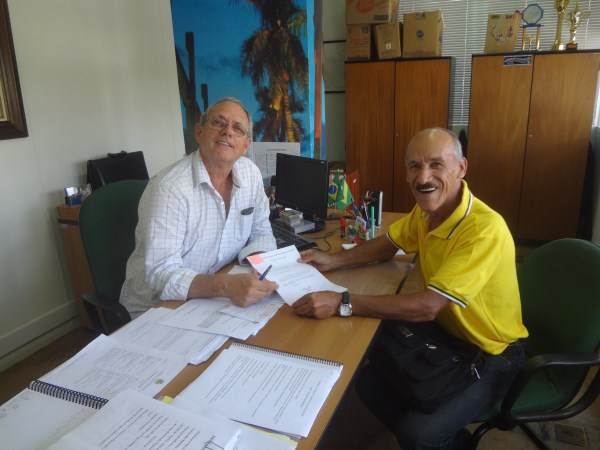 Vereador Pereira em reunião com secretário Eide Froner.