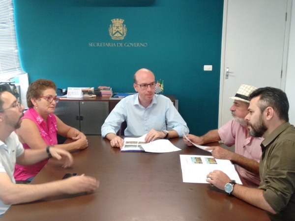 Uruguaio intermediou reunião entre munícipes e secretários