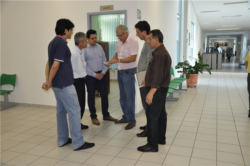 Mesa Diretora recebe engenheiros responsáveis pela ampliação da Câmara.