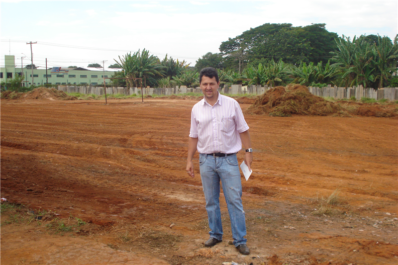Kadu visitou área em que será construído novo campo no Inocoop nesta semana