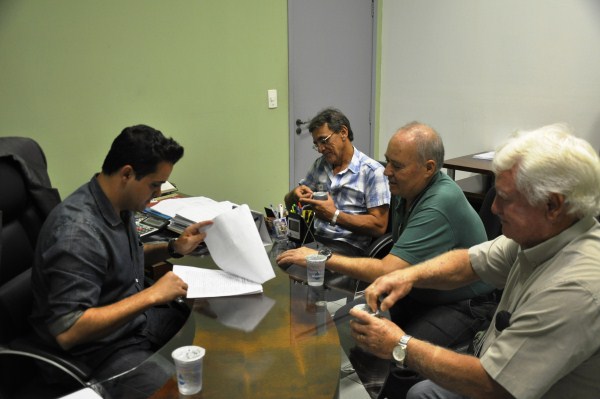 Pinguim recebeu, ontem (9), a visita de moradores do bairro 