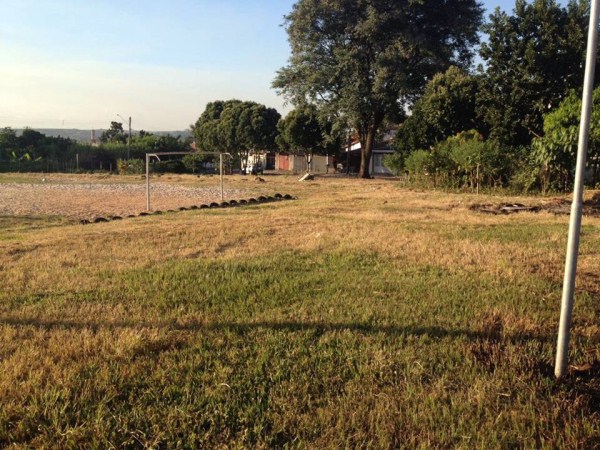 Área de lazer no Santa Rosa II recebeu roçamento esta semana