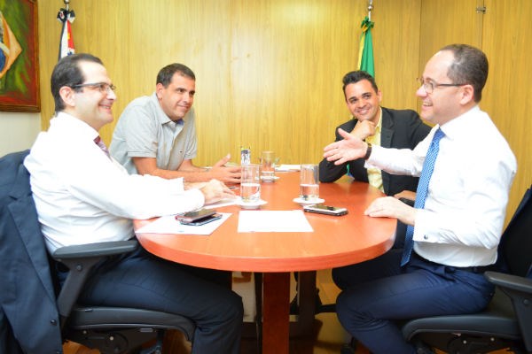 Pinguim levou pedido a deputado na semana passada