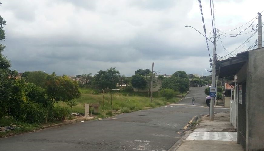 Creche foi anunciada em 2014, mas obras não tiveram início
