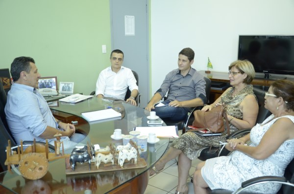 Dra. Germina sugeriu tradução em LIBRAS da sessões da Câmara