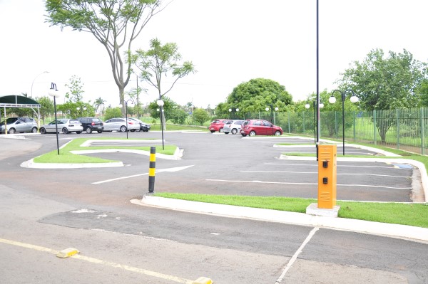 Cobertura desse estacionamento deve ser concluída este ano